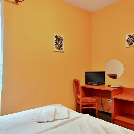 Attic Hotel-2